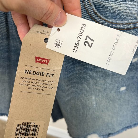 Denim Shorts - LEVI's Wedgie Fit - Picture 3 of 9
